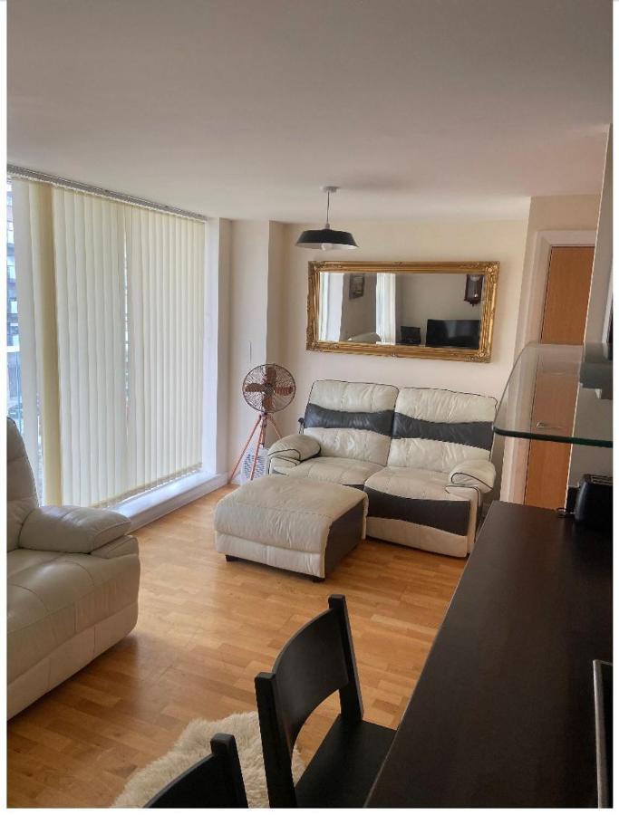 Lovely 2Br Apartment W/ City View London Exterior photo